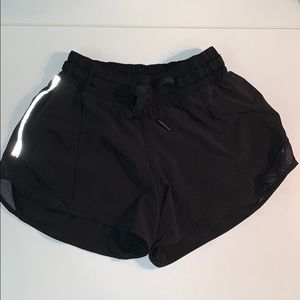 Lululemon Hotty Hot short